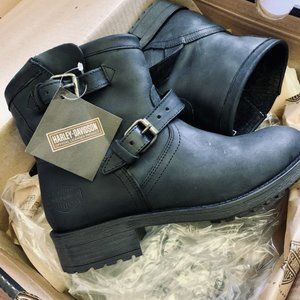 New with tags!  Women's Black Harley Davidson Leather Boots size 6.5 size 6